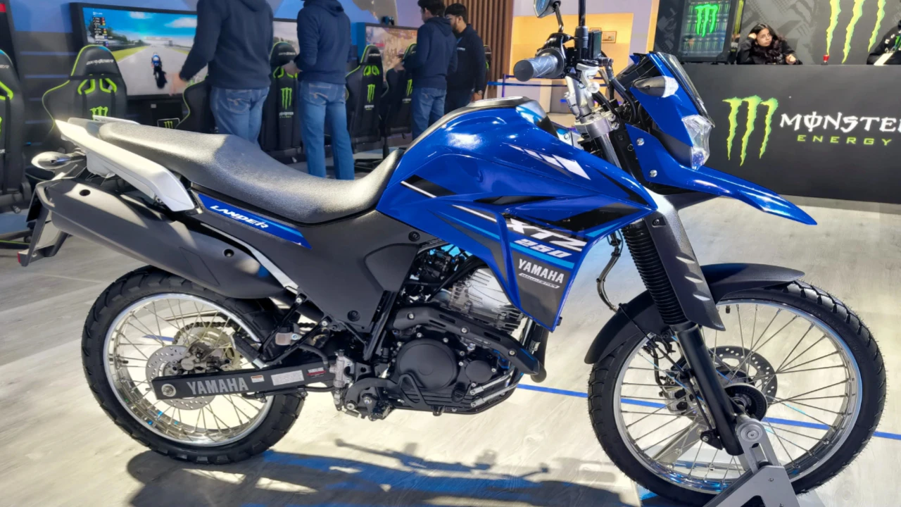 Yamaha FZS Fi 2025, स्पोर्ट्स बाइक में मिलेगा 57 kmpl माइलेज और स्टाइलिश लुक