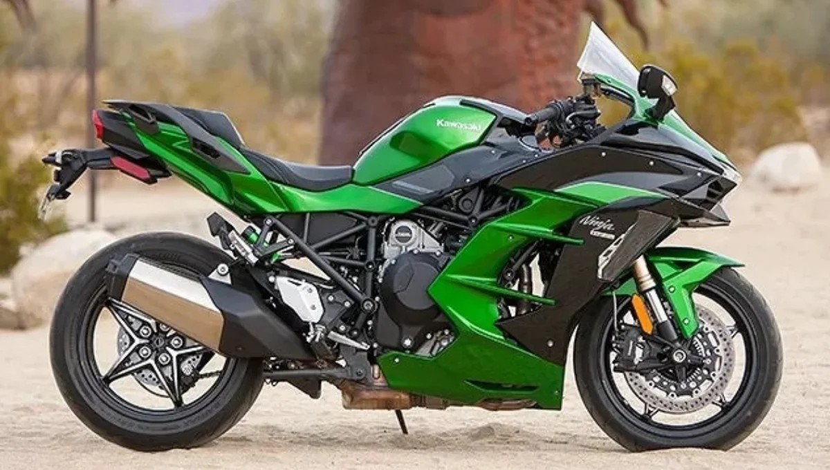 राइडर की जान Kawasaki Ninja H2R bike जाने ब्रांडेड फीचर्स और आधुनिक माइलेज